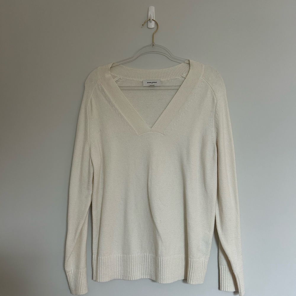 Banana Republic White V-Neck Sweater